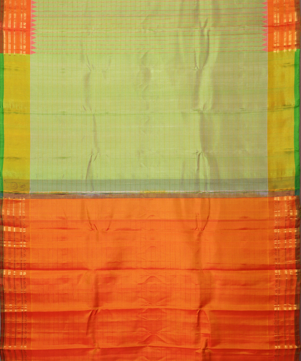 Emerald green color handloom Gadwal Silk saree