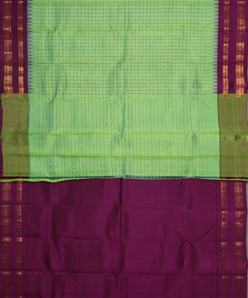 Emerald green color handloom Gadwal Silk saree