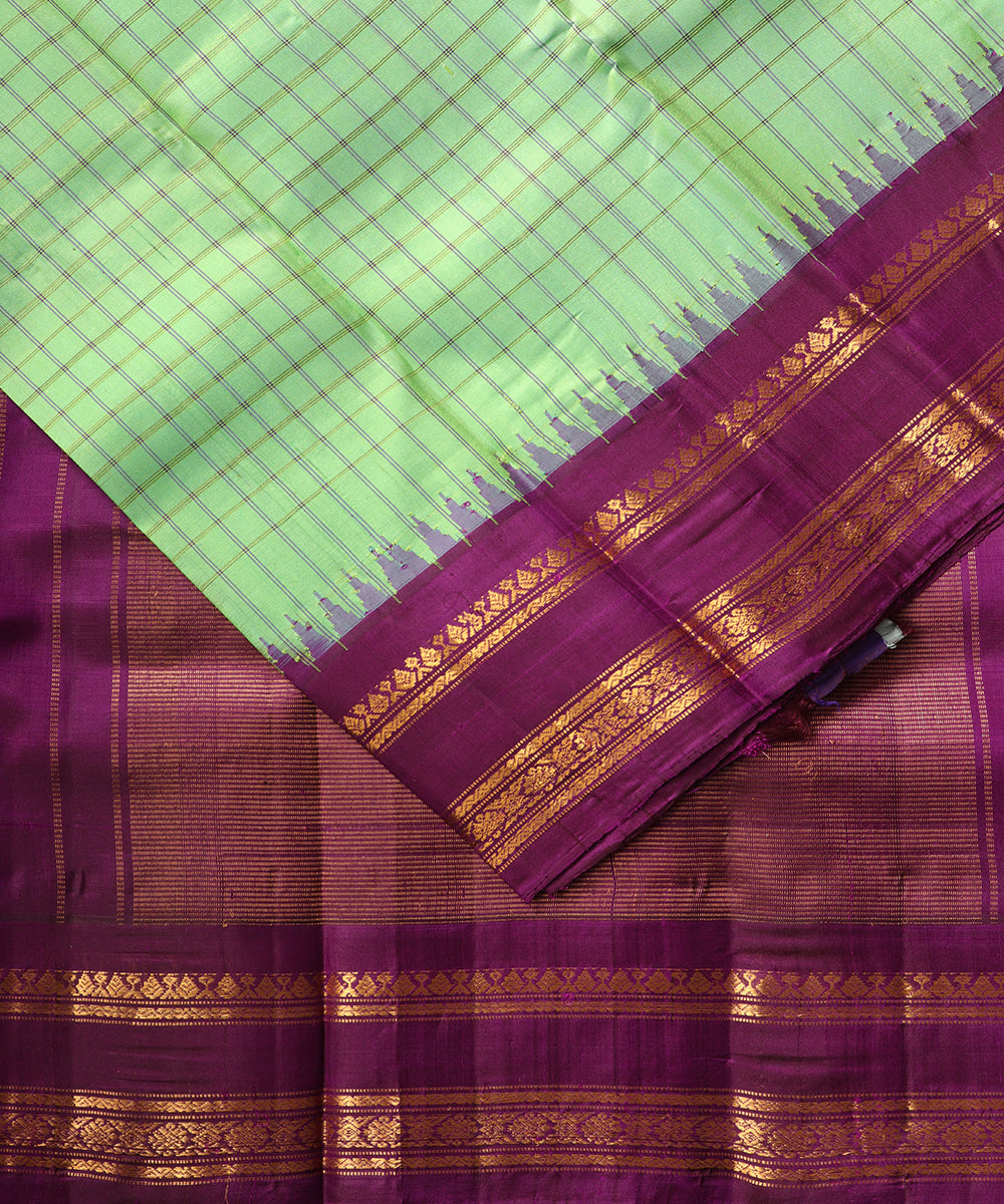 Emerald green color handloom Gadwal Silk saree