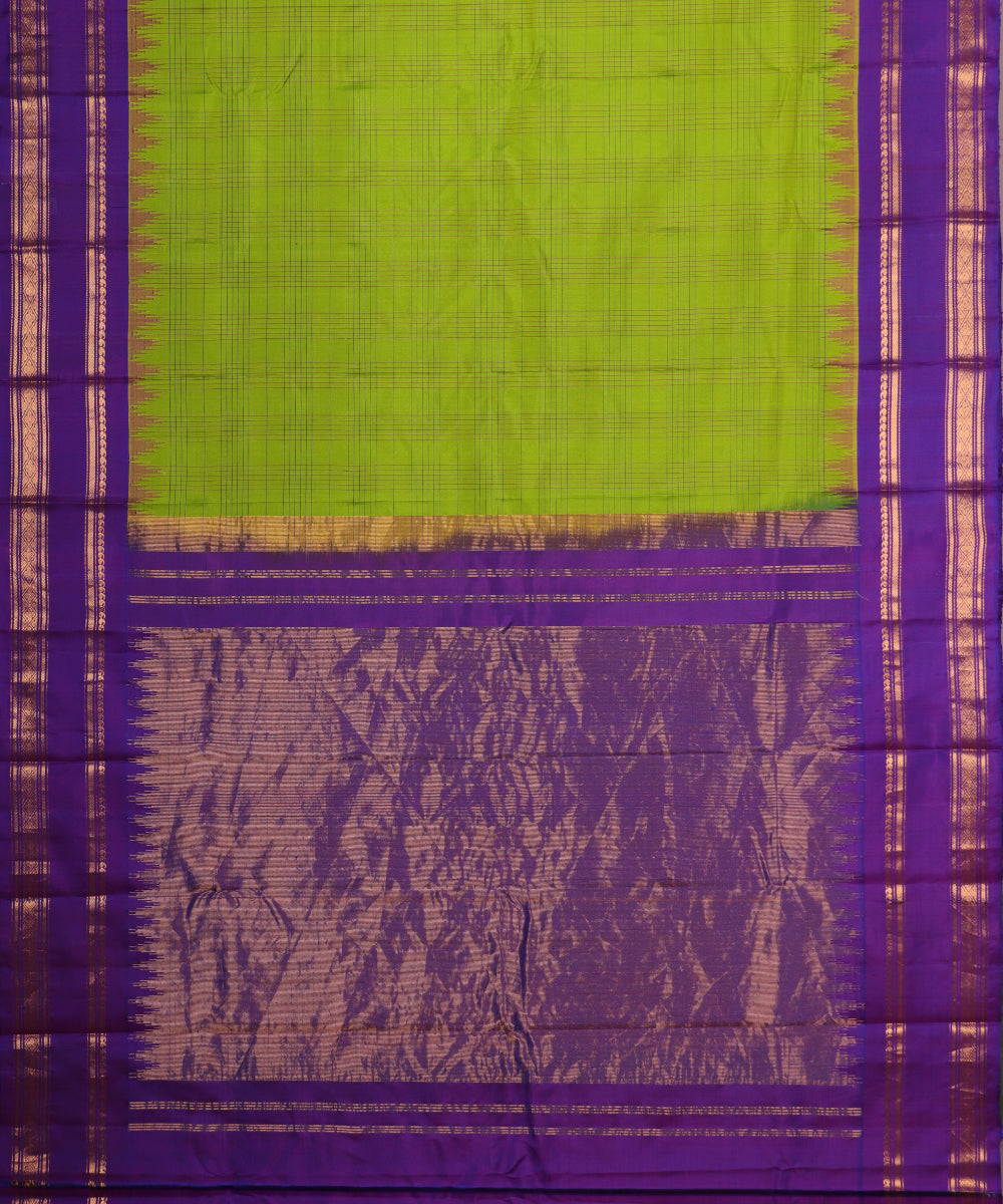 Kelly green color handloom Gadwal Silk saree