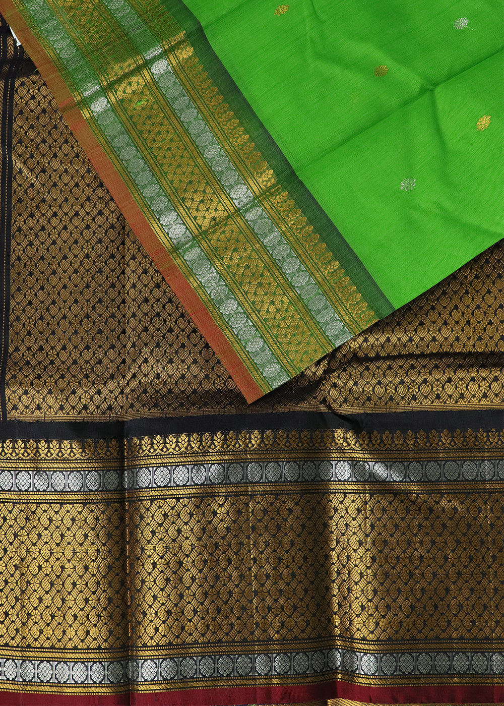 kelly green color Handloom Gadwal sico saree