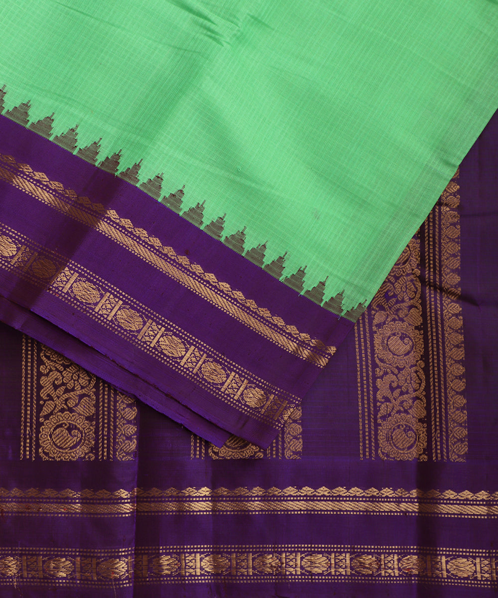 Kelly green color handloom Gadwal cotton saree
