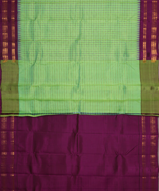 Emerald green color handloom Gadwal Silk saree