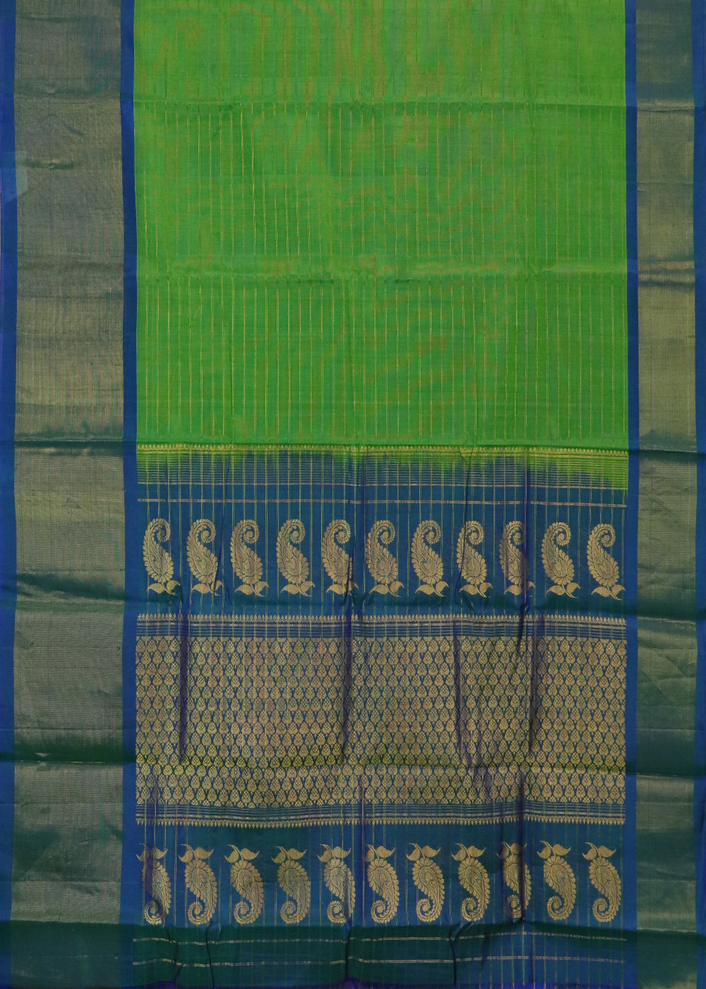 Dark green color Handloom Gadwal sico saree